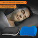 Homme dormant sur des oreillers gonflables ergonomiques pour le camping, options noir et bleu, offrant un soutien pour le confort de la tête et du cou.