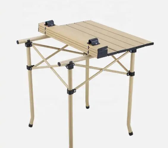 Table de camping pliante en aluminium légère et compacte, idéale pour pique-niques et sorties en plein air, facile à transporter.