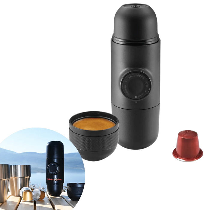 Machine à café à capsules d'espresso portable, parfaite pour le camping, avec des dosettes Nespresso et des accessoires, offrant une commodité adaptée aux voyages.