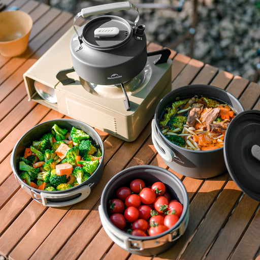 Batterie de cuisine Naturehike Traitement durable contre l'oxydation dure Ensemble pour 4-7 personnes (marmite suspendue 3L + marmite 1,7L + poêle à frire 8 pouces + bouilloire 0,8L) Gris