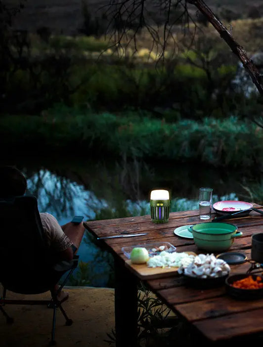 Lanterne de camping Naturehike - rechargeable par USB avec répulsif anti-moustiques vue 5