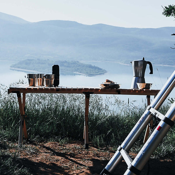 un spot de camping en road tri pavec des accessoires spécialisé dans la survie outdoor en tente de toit et survie 