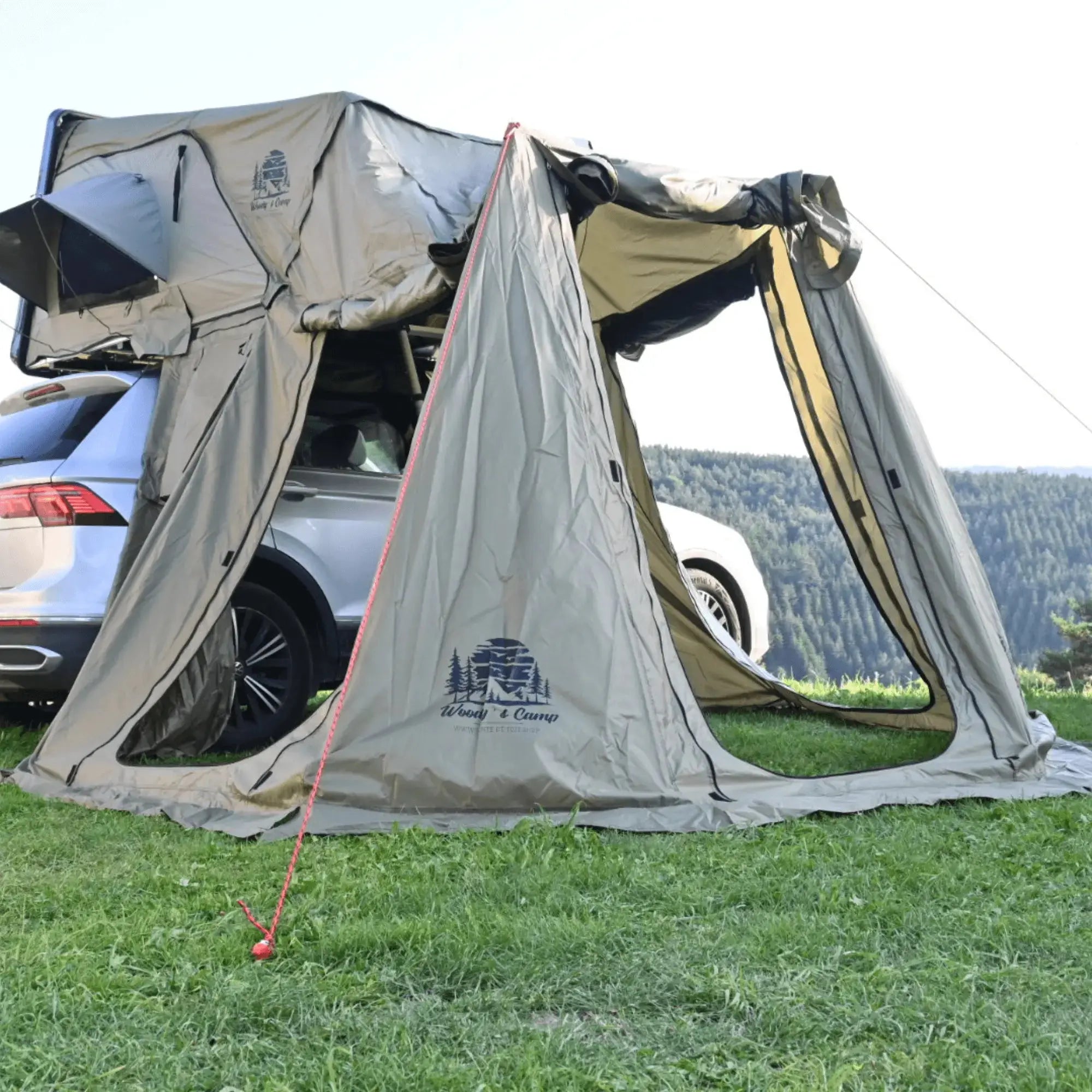 Tente de toit coque rigide avec annexe pour 3 personnes, idéale pour le camping et les voyages en plein air.