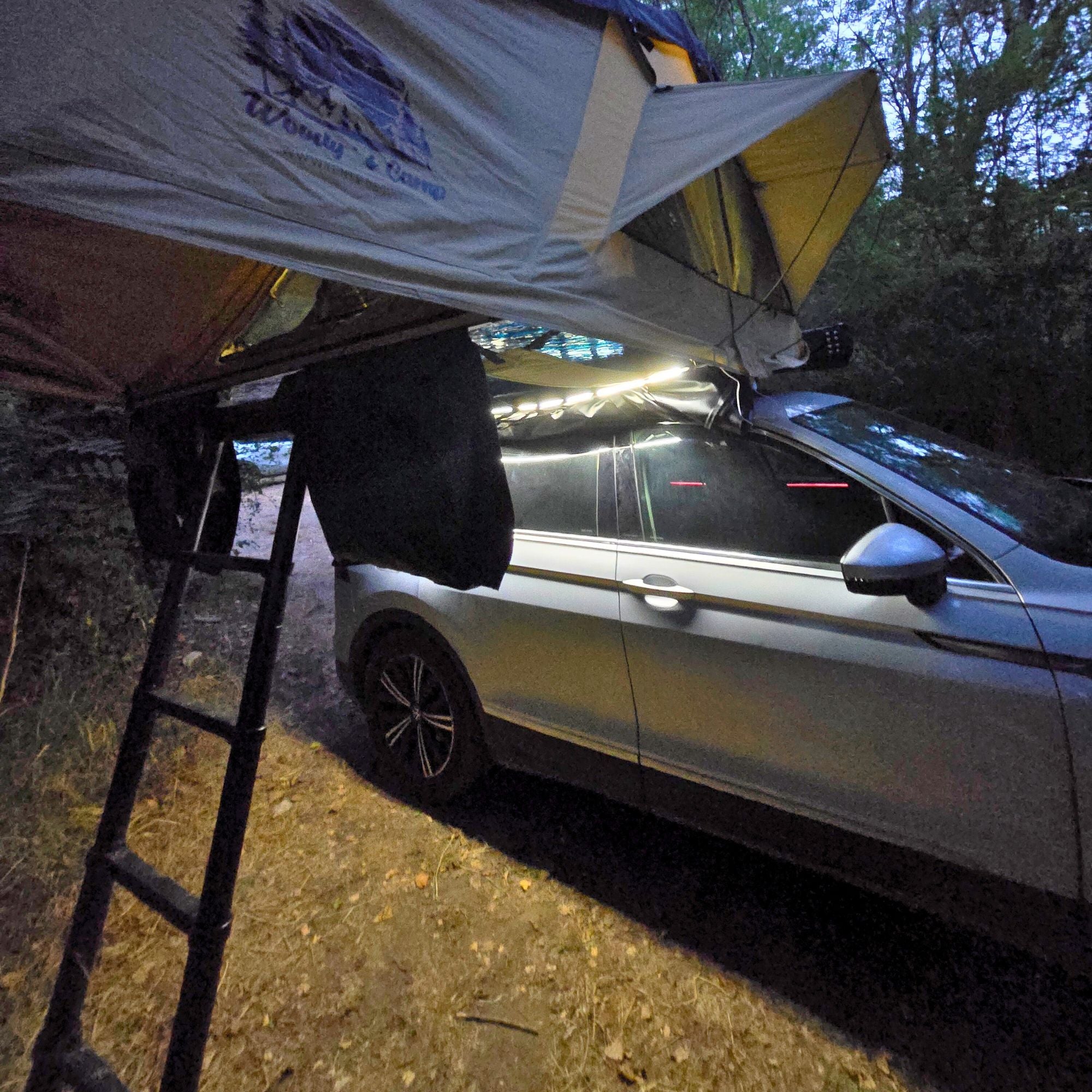 lumière bande led impermeable tente de toit auvent camping sauvage light tente toit bande barre led woodys camp.jpg