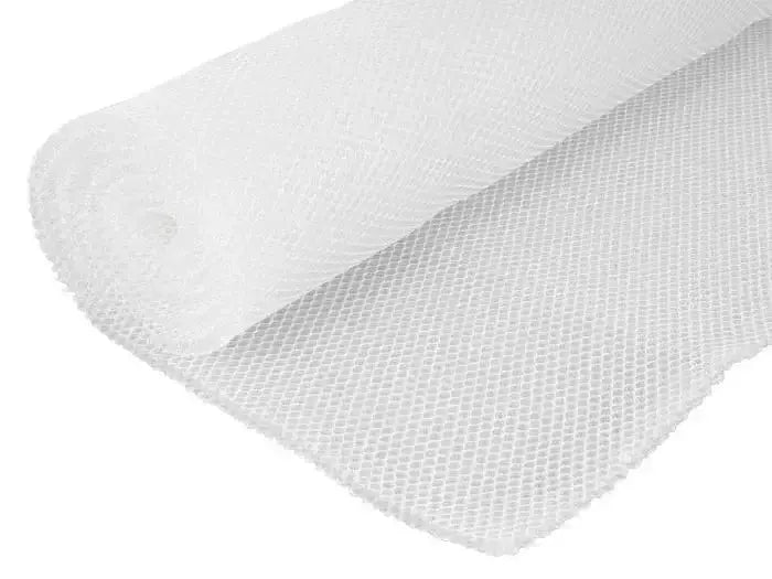 Mat anti-condensation blanc enroulé pour tentes de camping en fibre de bambou.