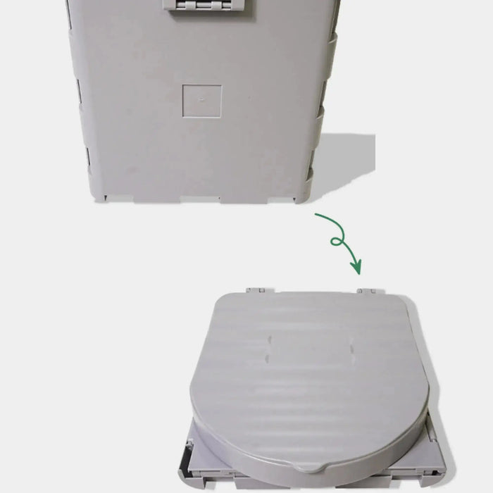 Image montrant un toilette de camping pliable dans son design portable compact, idéal pour les aventures en plein air et un rangement facile.