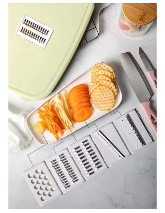 Planche à découper mandoline 9 en 1 avec accessoires pour couper les légumes, idéale pour le camping et les cuisines mobiles.