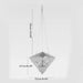 Suspension de feu de camp triangulaire avec cadre en acier inoxydable, dimensions : 50 cm de hauteur, 22 cm de largeur à la base, parfait pour le camping en plein air.